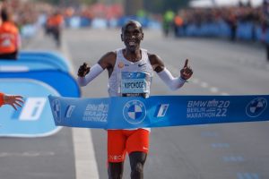 kipchoge record maraton
