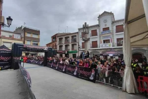 castillo de bayuela se prepara para la xiv carrera popular del chorizo